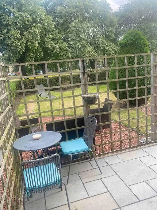 Lovely 2 Bedroom With Private Garden Édimbourg Appartement